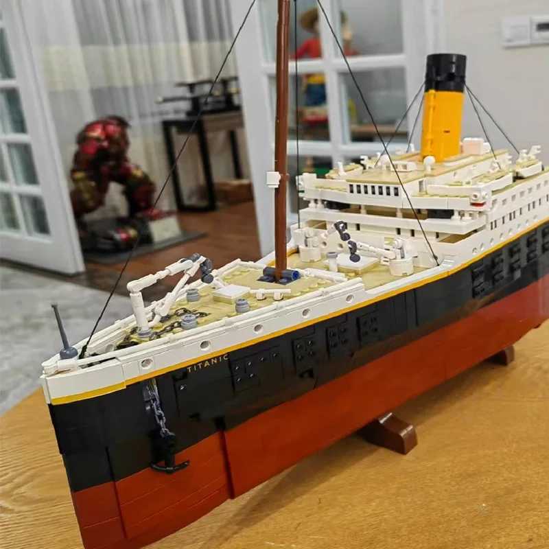 In Stock Titanic Cruise Boat Ship Building Blocks Sets Bricks Ci Model Building Kits 3D Hobbies For Children Toys XJ250922