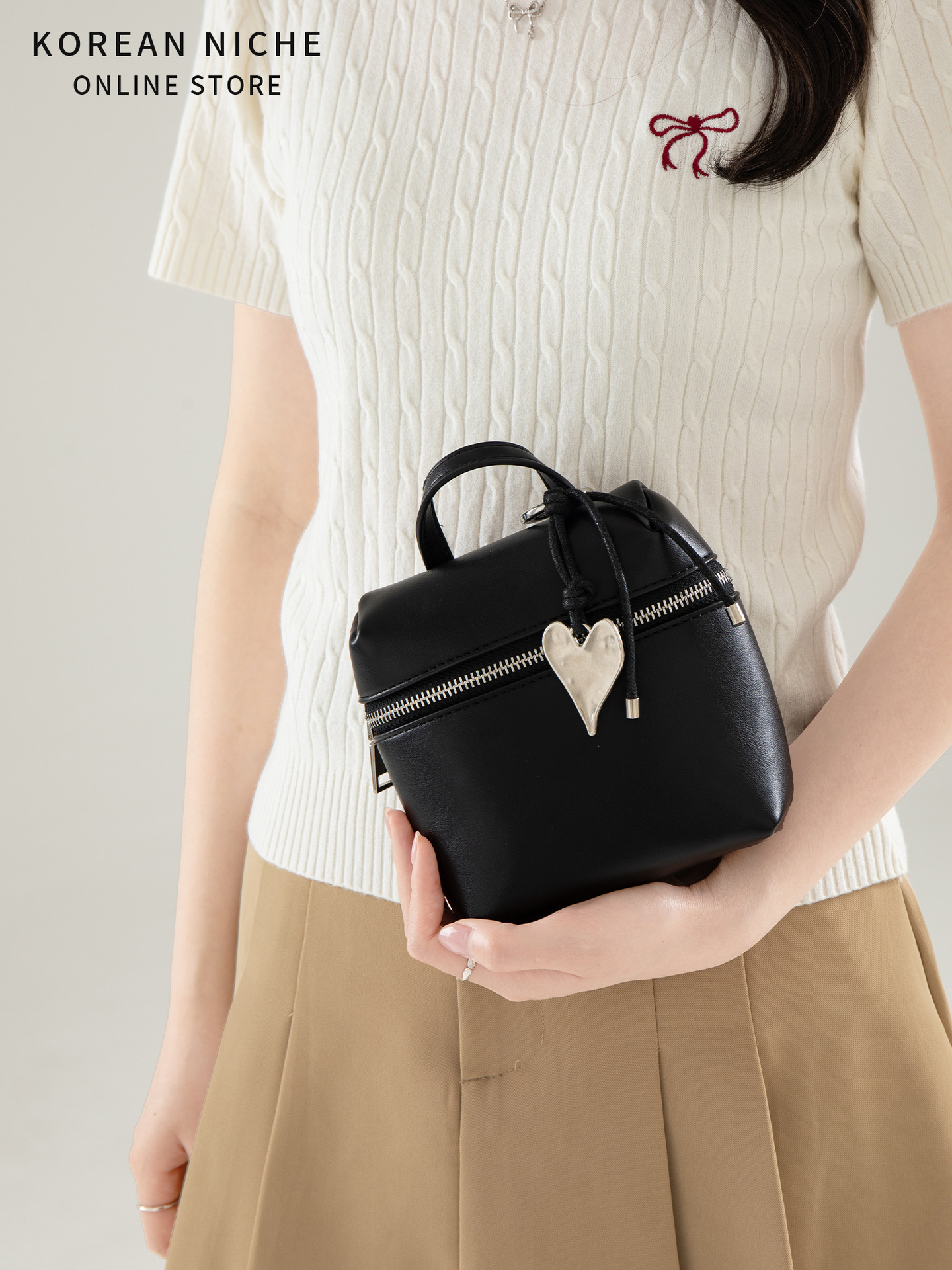 2025 Korean Niche Design Fashion Mini Love Pendant Small Bucket New Style Simple And Versatile Single-Shoulder Crossbody Bag For Women