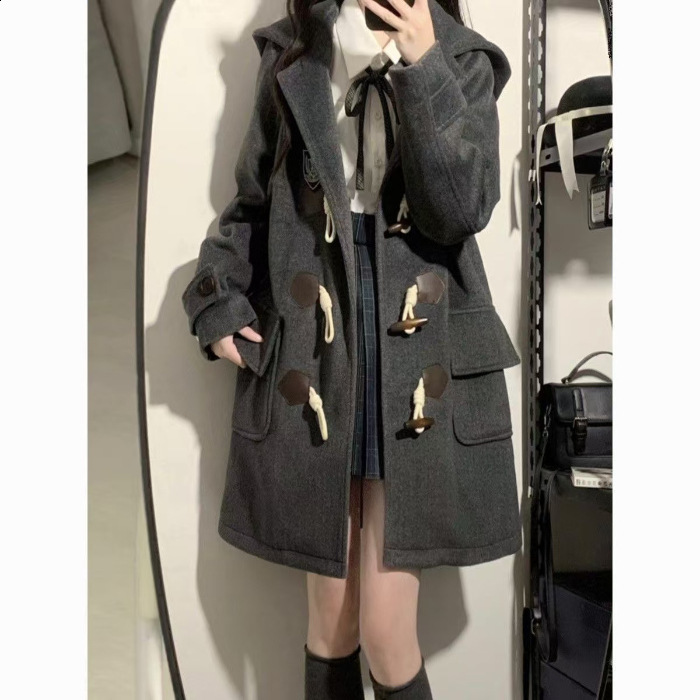 2025 Womens Winter Coat for Petite Figures College Style Korean Version MidLength Horn Button Woolen Coat with Hood 201103
