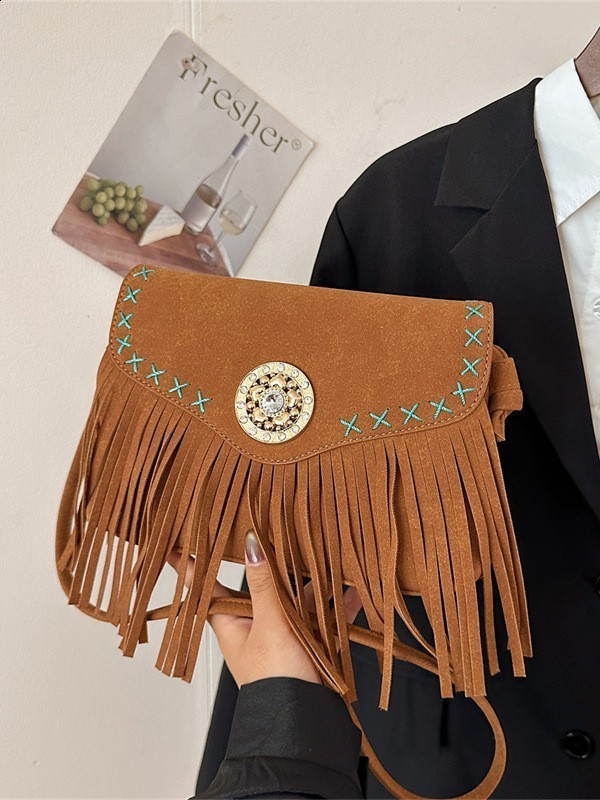2025 New Fashion Versatile Tassel Bag Large Capacity Bag for Women Artistic Womens Bag Trendy Single Shoulder Crossbody Bag