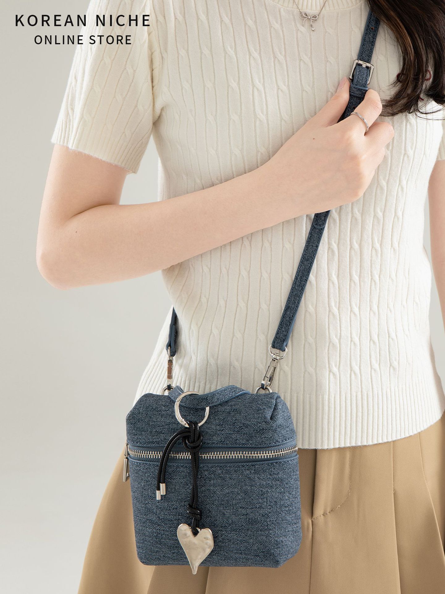 2025 Korean Niche Design Fashion Mini Love Pendant Small Bucket New Style Simple And Versatile Single-Shoulder Crossbody Bag For Women