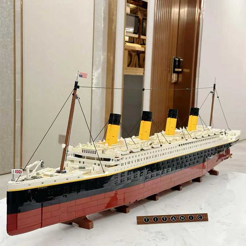In Stock Titanic Cruise Boat Ship Building Blocks Sets Bricks Ci Model Building Kits 3D Hobbies For Children Toys XJ250922