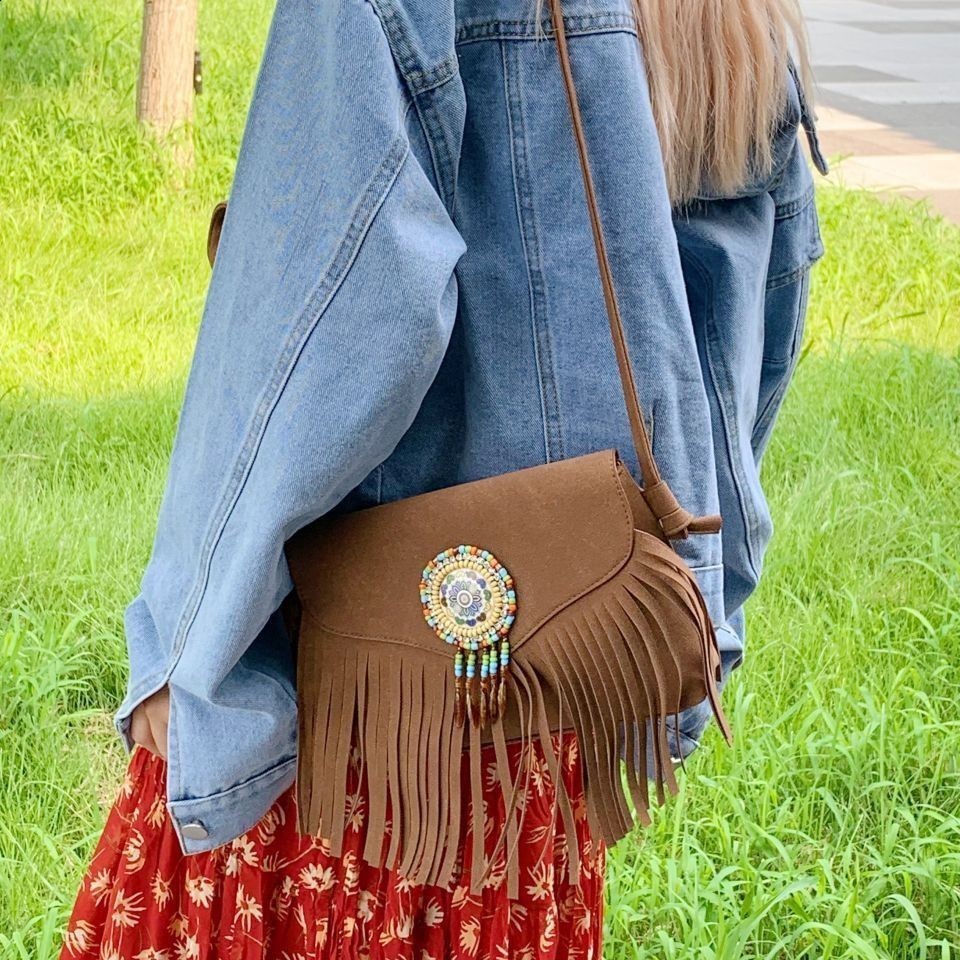2025 New Fashion Versatile Tassel Bag Large Capacity Bag for Women Artistic Womens Bag Trendy Single Shoulder Crossbody Bag