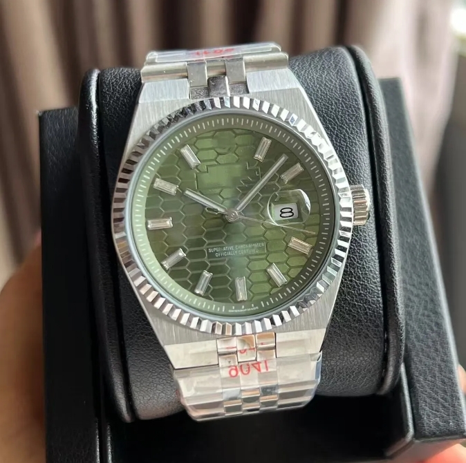 Men Diamond Watch 40MM Stainless Steel Luxury Automatic Movement Mens Mechanical Watch Men's New Plastic Jewelry Watch Durable Steel Strap