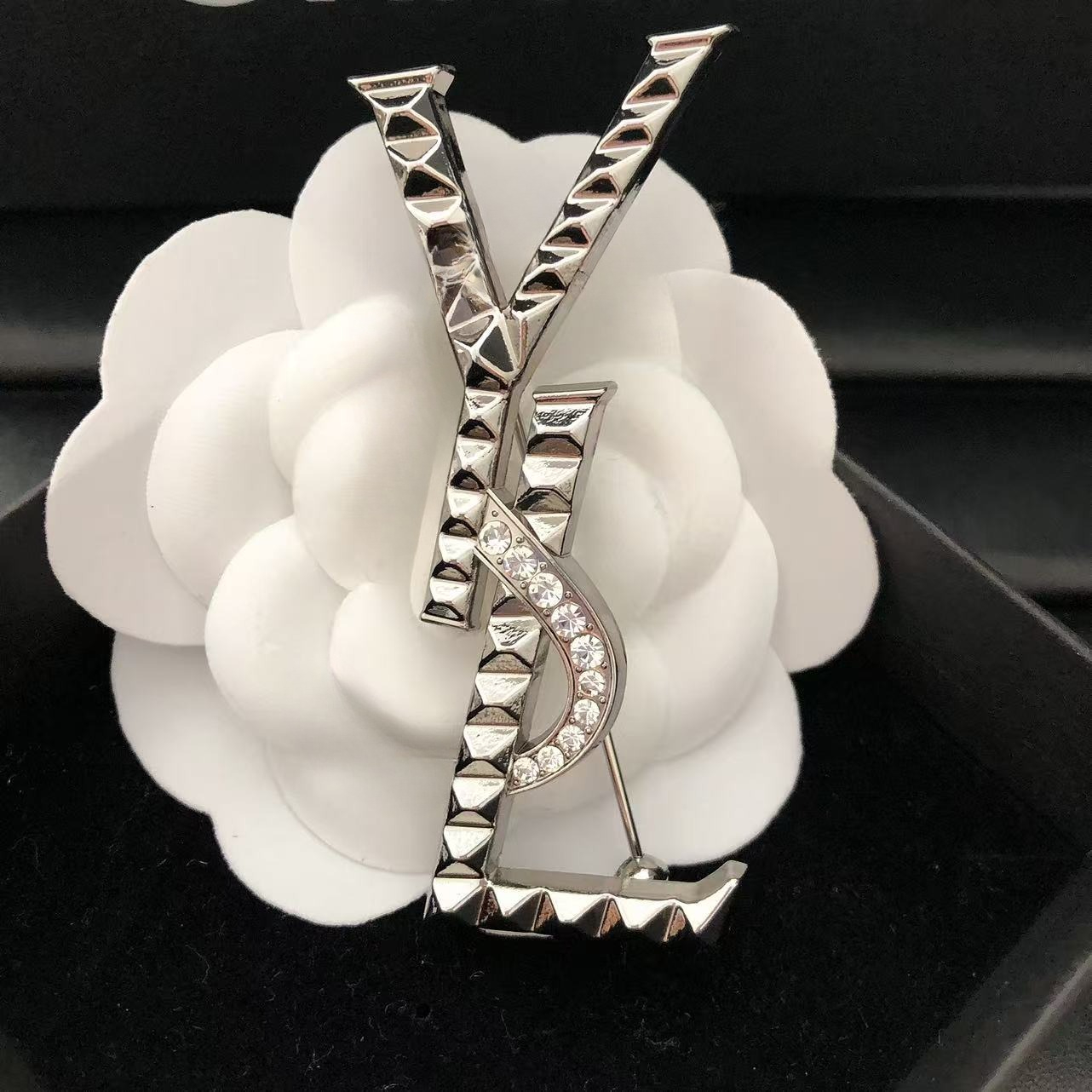 Luxury Brand Designer Brooches Women Shiny Diamond Brooch Suit Pin Wedding Party Jewerlry Accessories