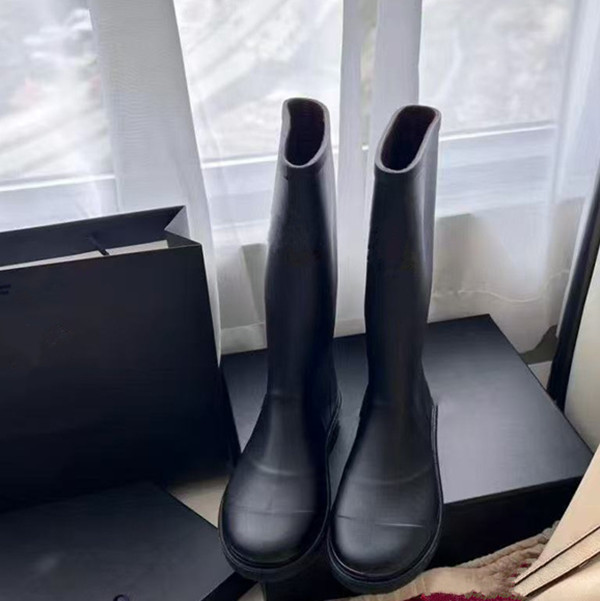 Women Boots Winter Fashion Lady Buckles Martin knight Boot Comfort Genuine Leather classic Black Brown flat causal Rainboots