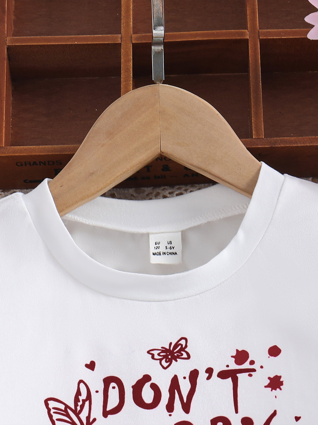 Toddler Girl 2pcs Set: "Don't Worry Be Happy" Graphic Tee & Burgundy Shorts, Cute Casual Outfit Boys can also wear it-KJC6040B