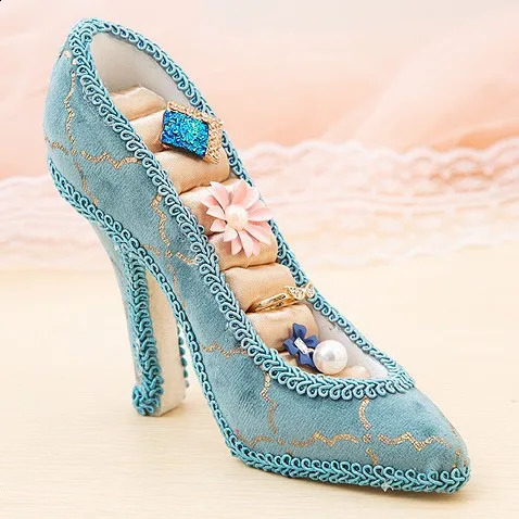 Valentines Day Retro European Personalized High Heels Ring Seat Peacock Blue Bronzing Jewelry Rack Display Stand Wedding Gifts 250922