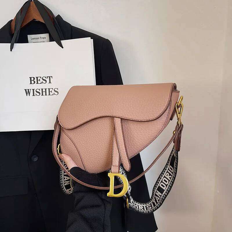 IMJK 24*20*6Cm Hot Selling Light Underarm Saddle Bag, New Niche Design, Casual Shoulder Crossbody Bag Bags