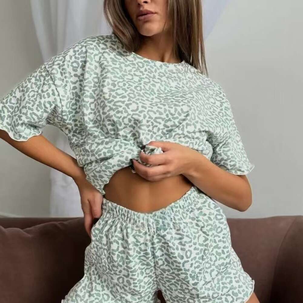 Russian bestseller - Women's premium leopard print pajama set, an ideal choice for sleepwear and home wear, and a must-have for comfortable sleep