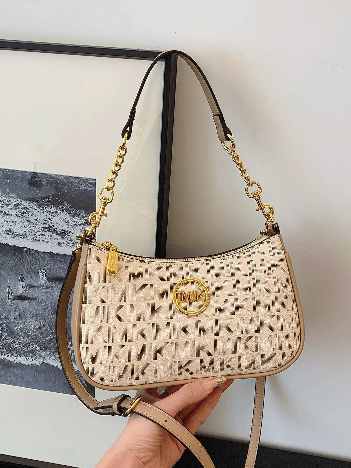 Leather Crescent Moon Shoulder Bag with Gold Chain Adjustable Crossbody Vintage Geometric Print Embossed Design Cream White Milk H260423