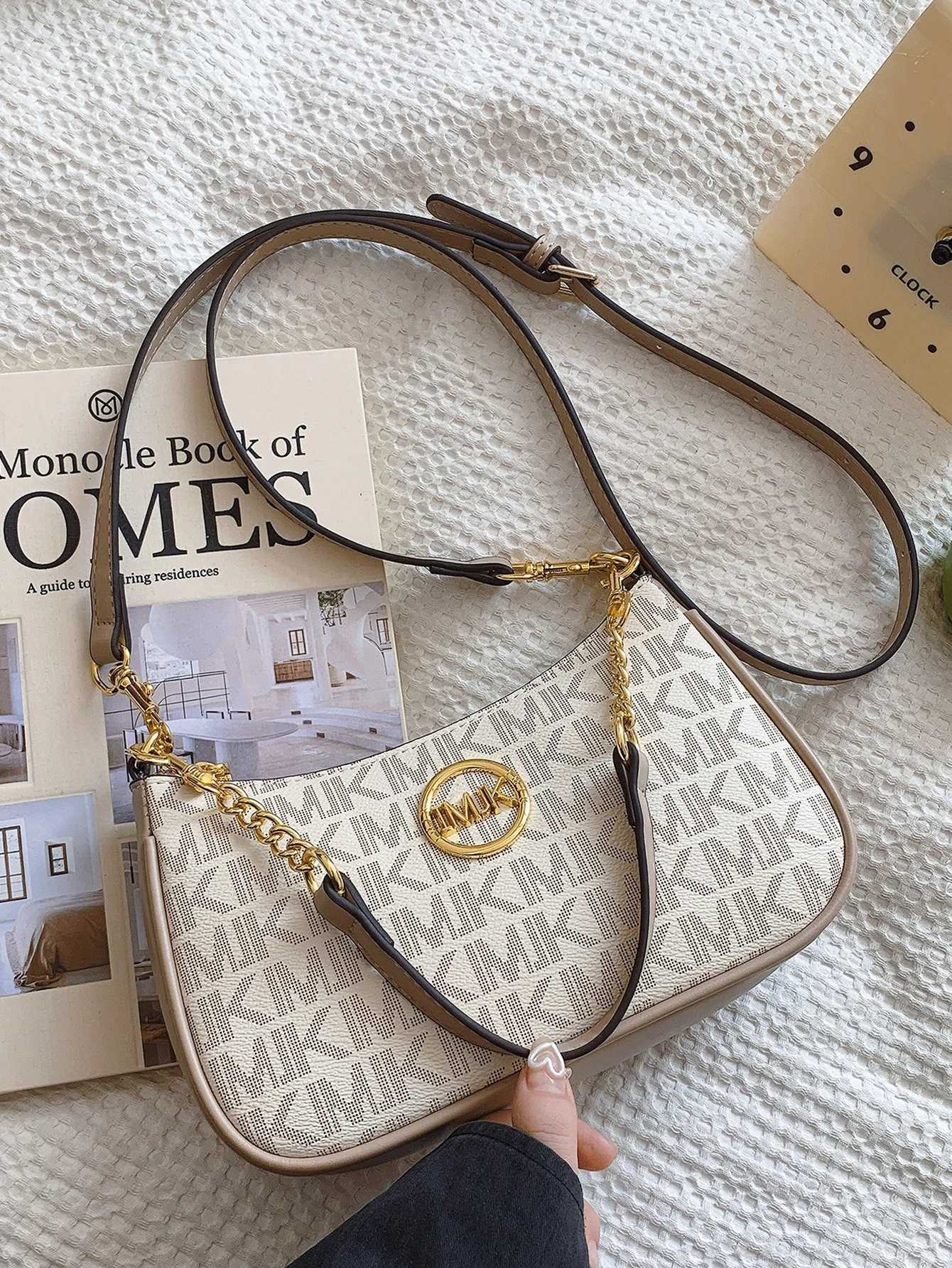 Leather Crescent Moon Shoulder Bag with Gold Chain Adjustable Crossbody Vintage Geometric Print Embossed Design Cream White Milk H260423