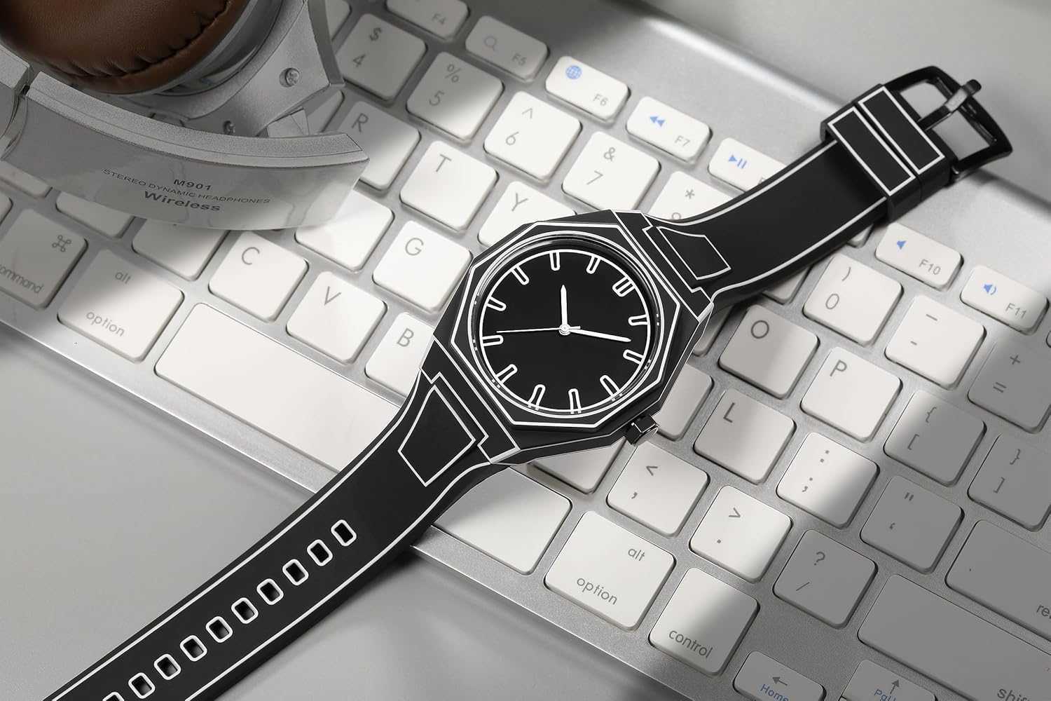 Sketch Watch Sports Fashion Quartz Minimalist Black and White Anime Series Watch Z250922