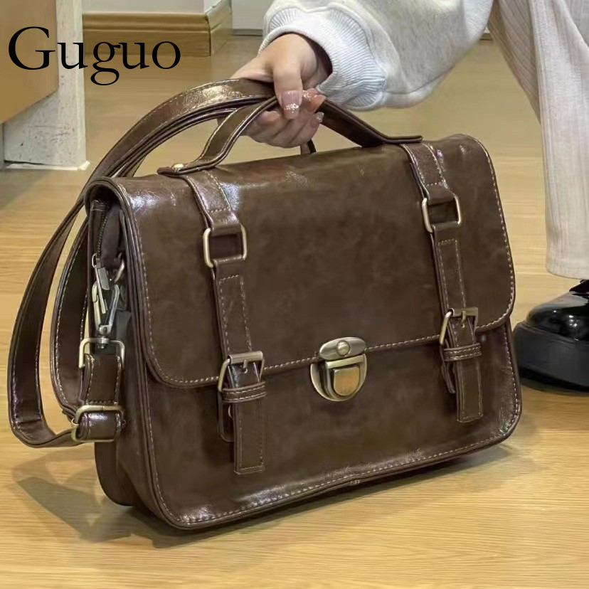 Guguo Designer Luxury Bag Bag Student Backpack Autumn Winter Vintage Buckle Messenger Bag College Style Class Bag Fashion Commuter Briefcase Crossbody