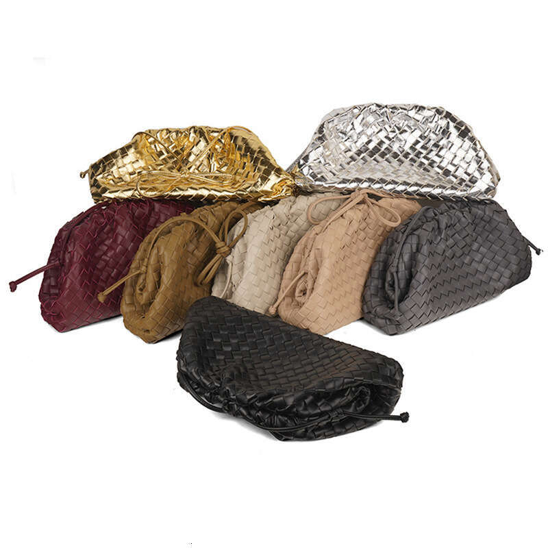 Cloud New Woven Large Capacity Simple Handheld Dumpling Bag for Women