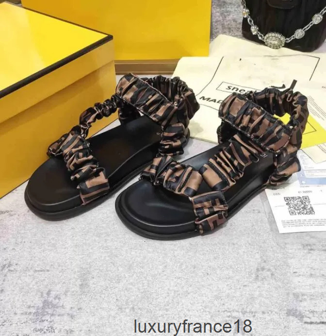 2022 paris women luxurys famous designers sandals slippers fashion summer girls sandale beach womens sandal slides flip flops shoes 35 42 fendininis fendily QEJ3