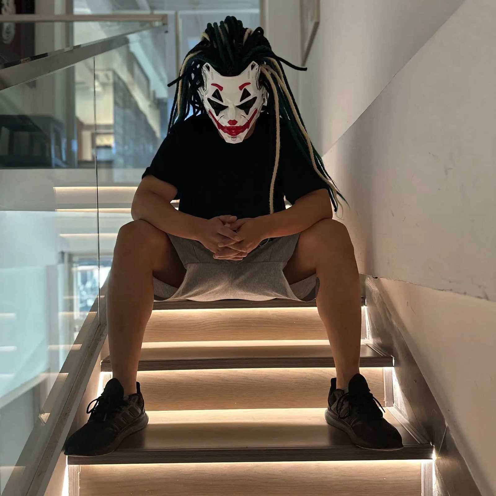 Joker Cosplay Resin Mask Cyberpunk Clown Braids 2D Anime RolePlaying Prop Cust Halloween Toy Gift for Fans And Collectors C250922