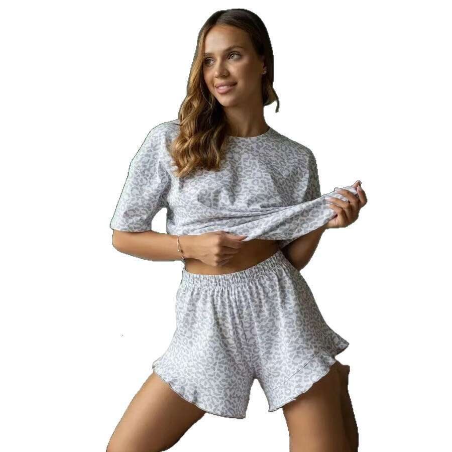 Russian bestseller - Women's premium leopard print pajama set, an ideal choice for sleepwear and home wear, and a must-have for comfortable sleep