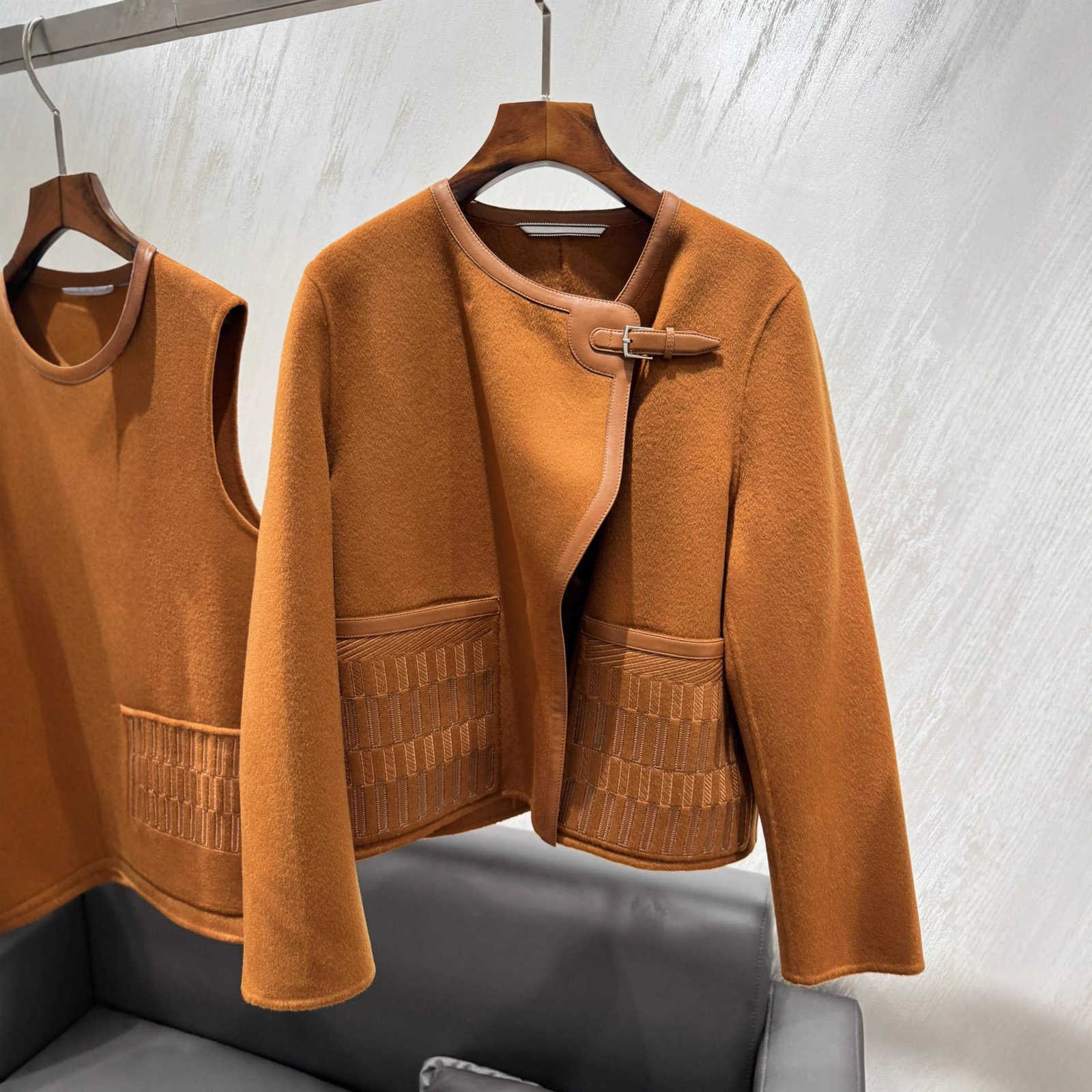 Women's Jackets designer 2025 Autumn New H Brand Short Cashmere Coat Leather Trim Fashionable Versatile Wool Jacket C8YX