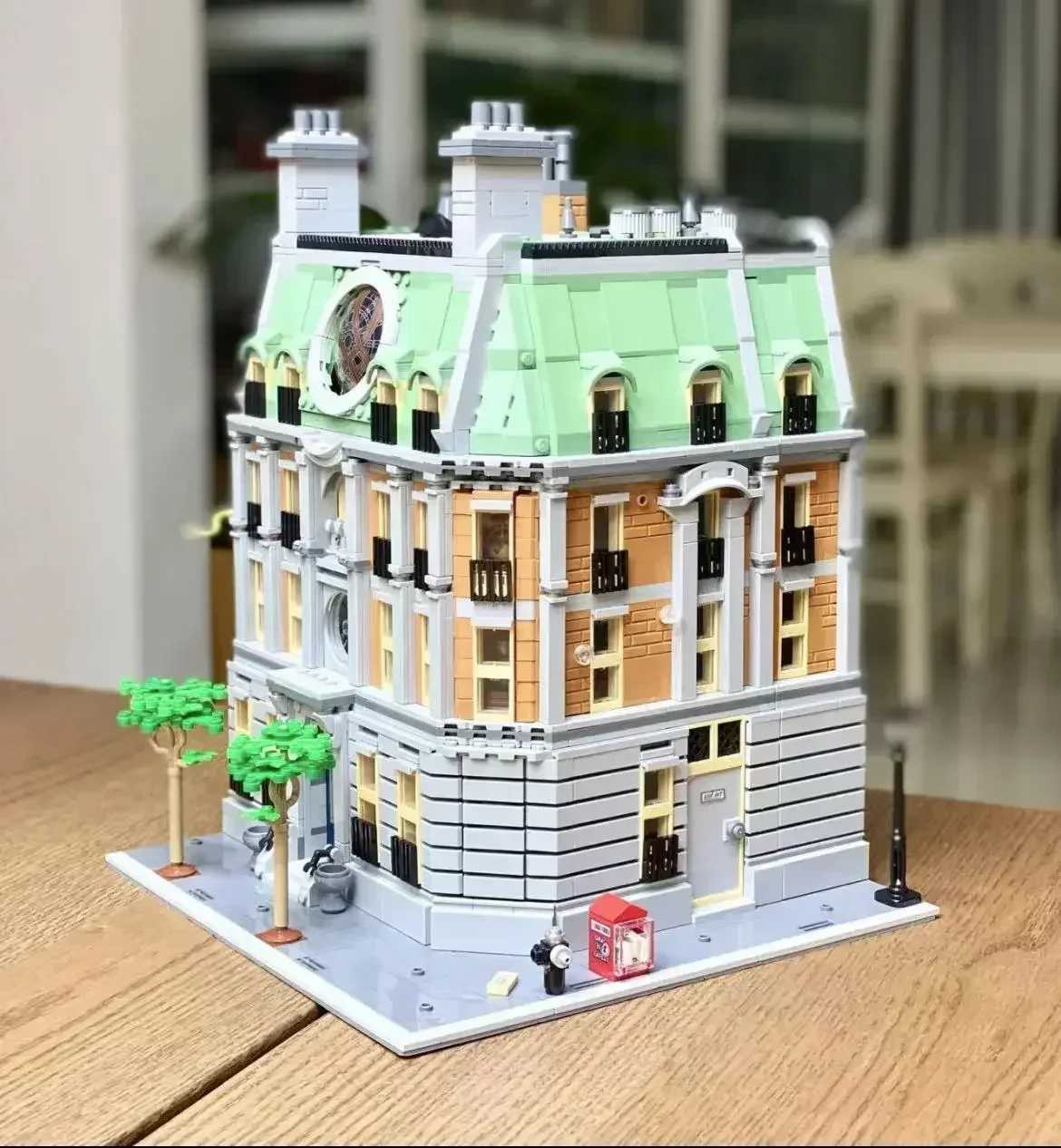 2708pcs Modern Urban Streetscape 76218 Model Building Block Assembly Brick Architecture Christmas Toys Boy Kids Birthday GiftsXJ250922 - view 6