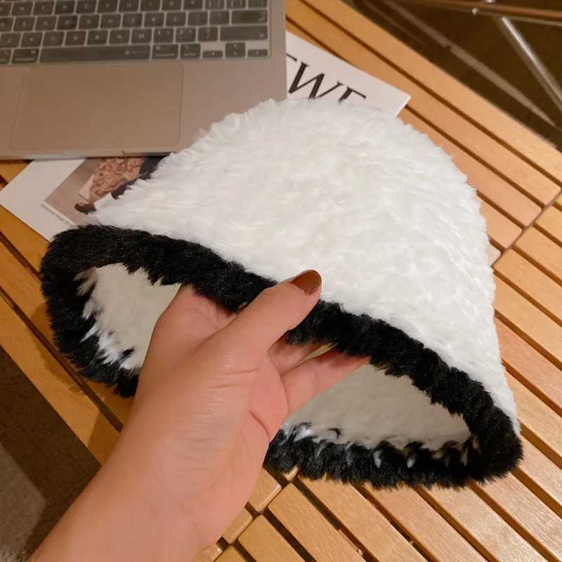 Black P Hat for Wen Autumn and Winter Korean Style Versatile FaceLooking Small Hat Janese Style Big Y250920