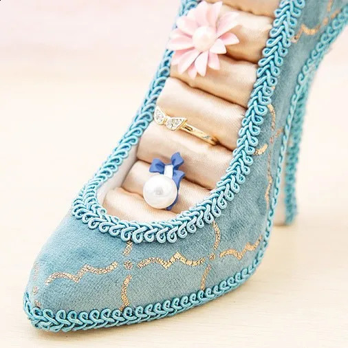 Valentines Day Retro European Personalized High Heels Ring Seat Peacock Blue Bronzing Jewelry Rack Display Stand Wedding Gifts 250922