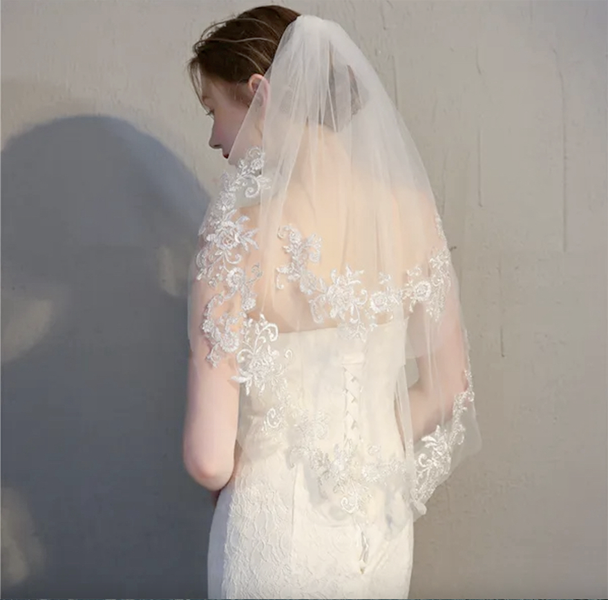Bridal Wedding Veil Pearls Appliques Short Bridal Veil with Comb Special Cut Veil White Ivory Wedding Accessories