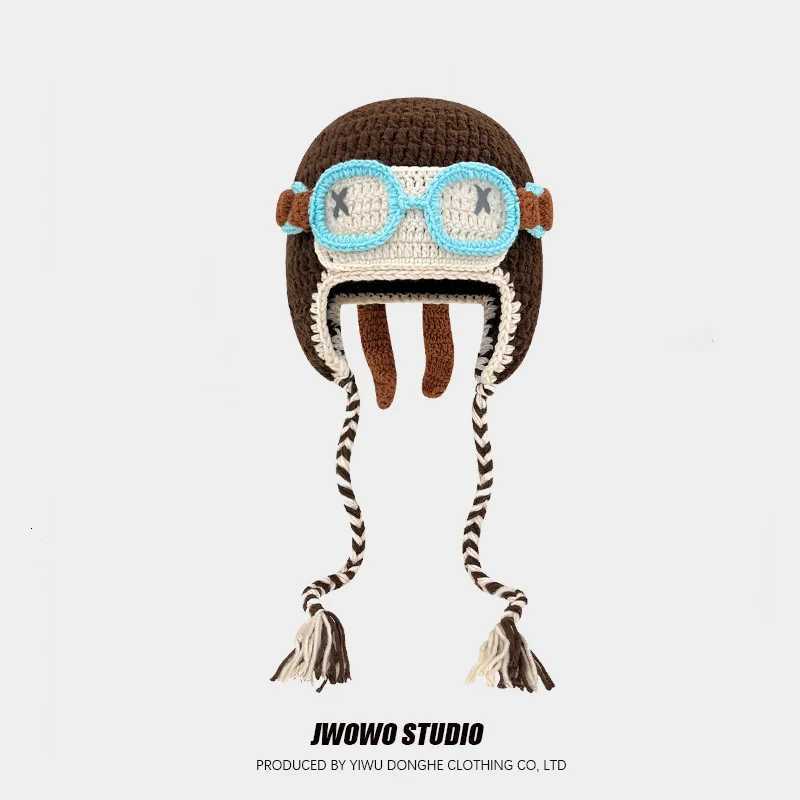 Korean Niche Handcrocheted ot C Mens and Wens Autumn and Winter Funny es Ear Protectors Knitted Bber Hats Y250920