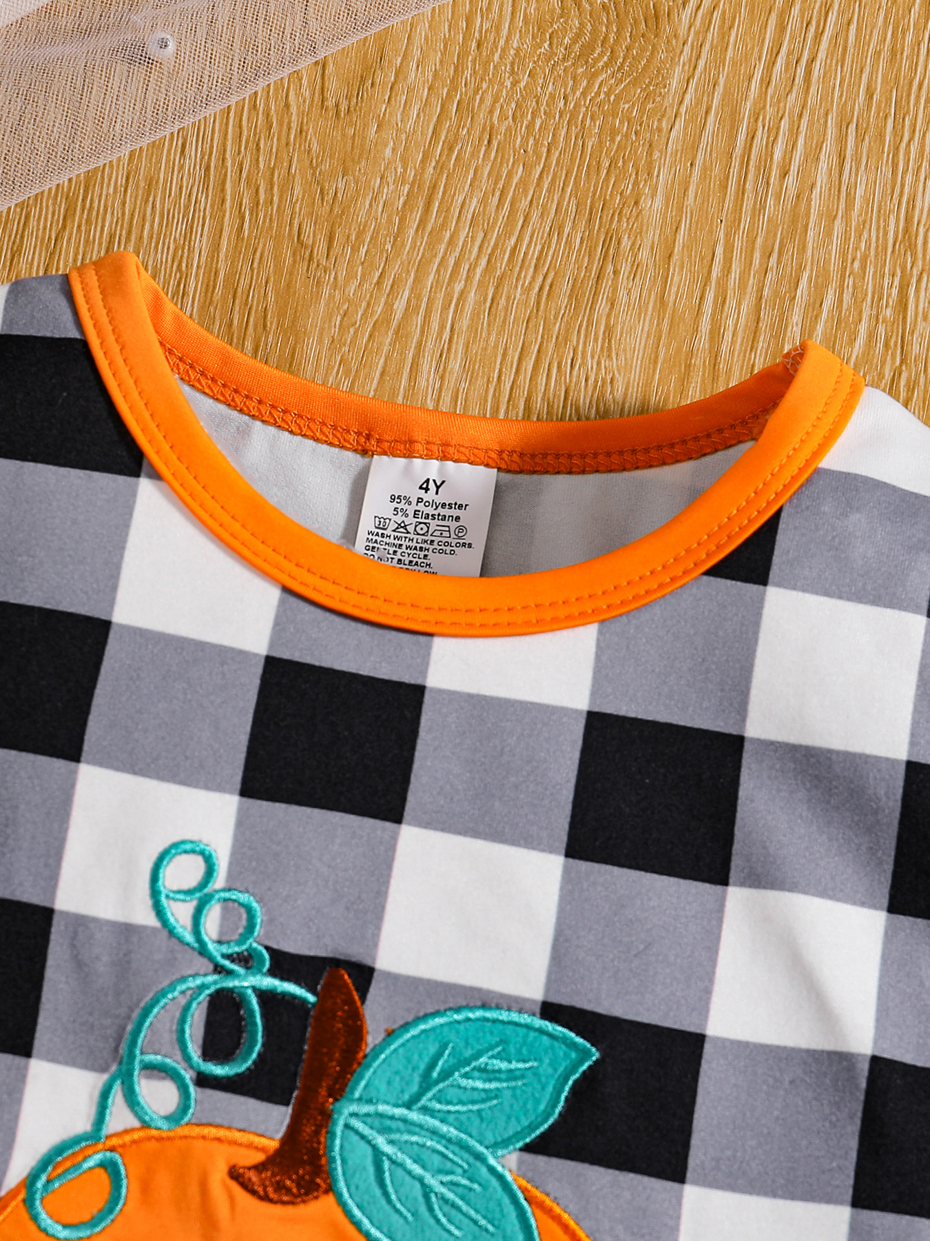 Toddler Girl 2pcs Halloween Outfit: Plaid Pumpkin Top with Ruffle Hem & Bow - Trimmed Leggings Set-KJ1X4360A