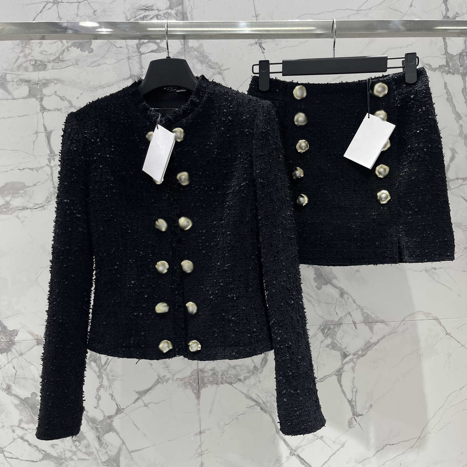 2023 Autumn/Winter New Elegant Petite Cropped Jacket Women Stylish Fringed Double Row Gold Buckle Cardigan Top Rough Woolen Coat Overskirt Suit 250923