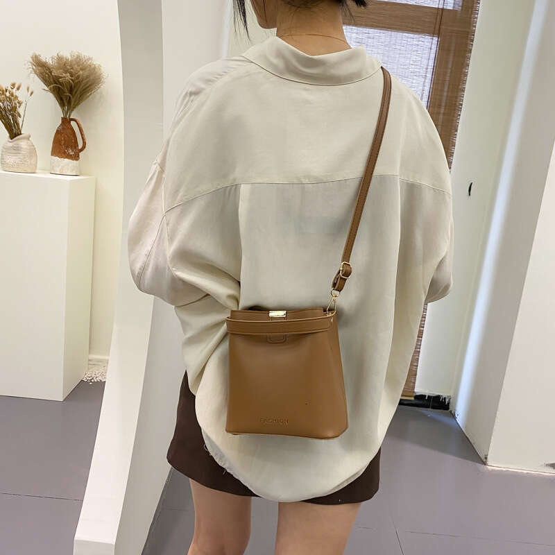 Best Seller Designer Bag Fashion Fresh Summer Small Women's New Trendy Stylish Internet Celebrity Popular Handbag Cssbody Bucket Bag