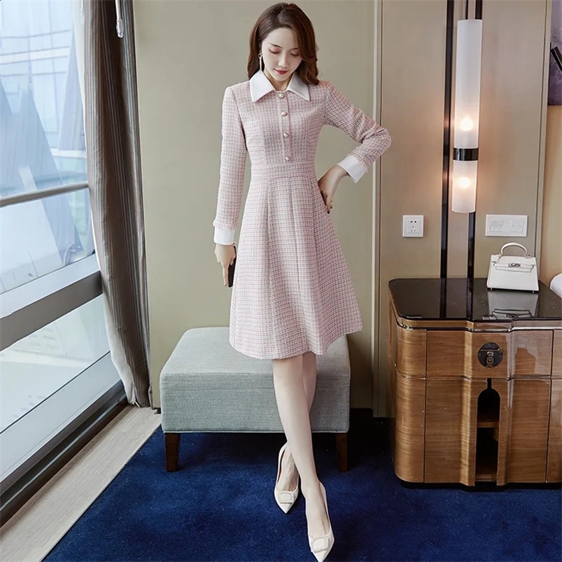 Autumn er Runway Plus Size Woolen Dress Women Vintage Plaid Tassel Long Sleeve Buttons Office Tweed Dress 240823