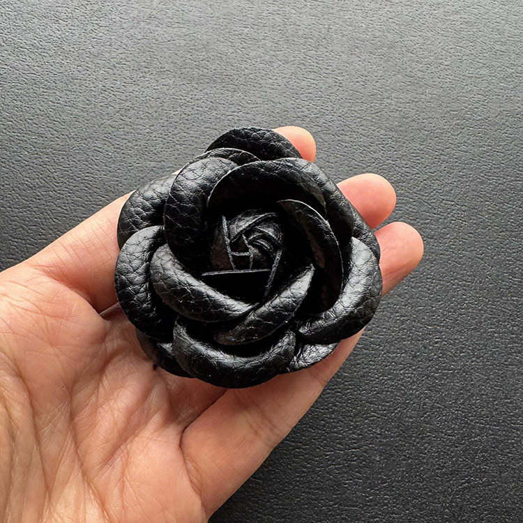 Camellia Pearl Brooch Small Style French Handmade Faux Leather PU Fabric Dual-use Pin Clothing Accessory