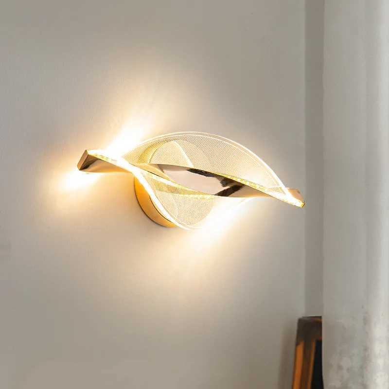 Modern Gold Iron Wall Lamp with Simple Creative Acrylic Lamp Shade Luxury Small LED Wall Light for Living Room Bedroom Bed C251124