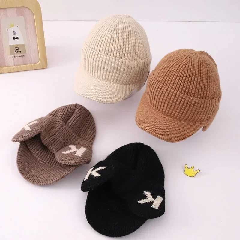 AutumnWinter Childrens Baseball Cap Wool Knit Warm Earflap Hat Versatile Outdoor Duckbill Cap for Boys and Girls Z251029