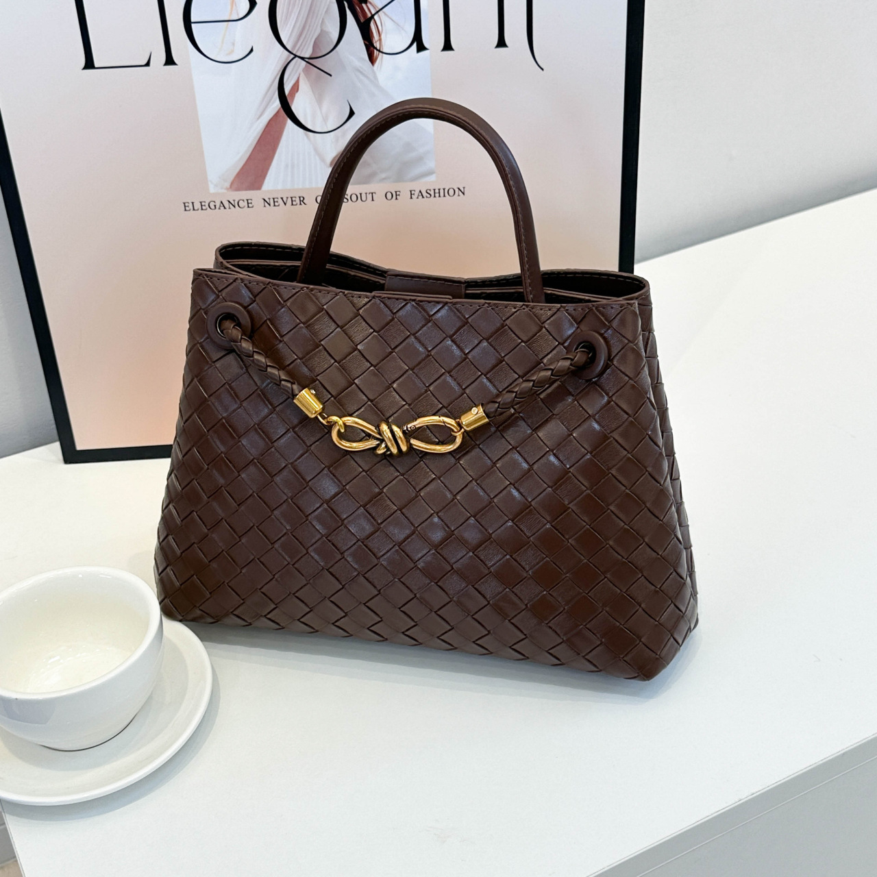 2025 Women's Bag Luxury Bag Fashion Simple New Designer Bag Vintage Elegant Crossbody Bag Simple Texture Handbag Fashion Commuter Bag for Women S