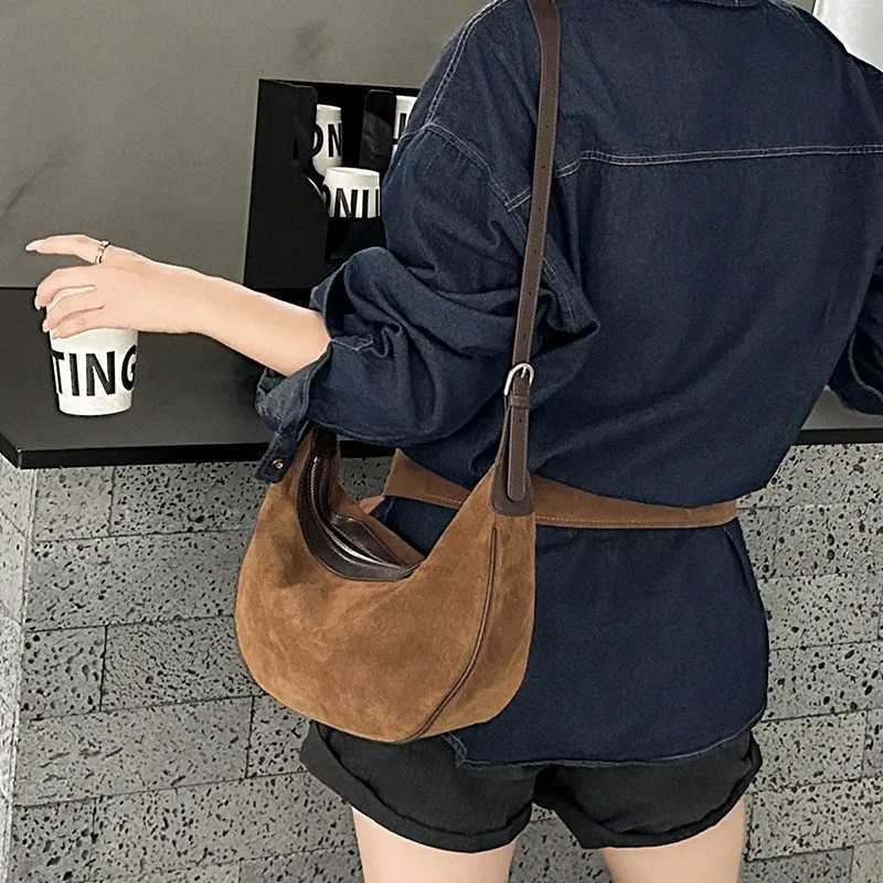 2025 AW Vintage Matte Nubuck Underarm Crossbody Bag Womens Luxurious Shoulder Purse for Autumn Winter J251025