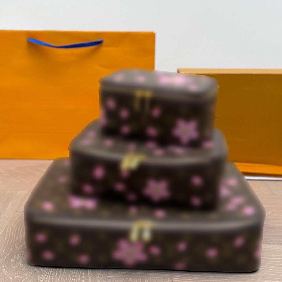 Designer Jewelry Box Travel Box Monogram Makeup Bag Bracelet Leather Flower Letters Cosmetic Bags Rarrings Rings Necklaces Watch Case Packaging Boxes Watch Boxs