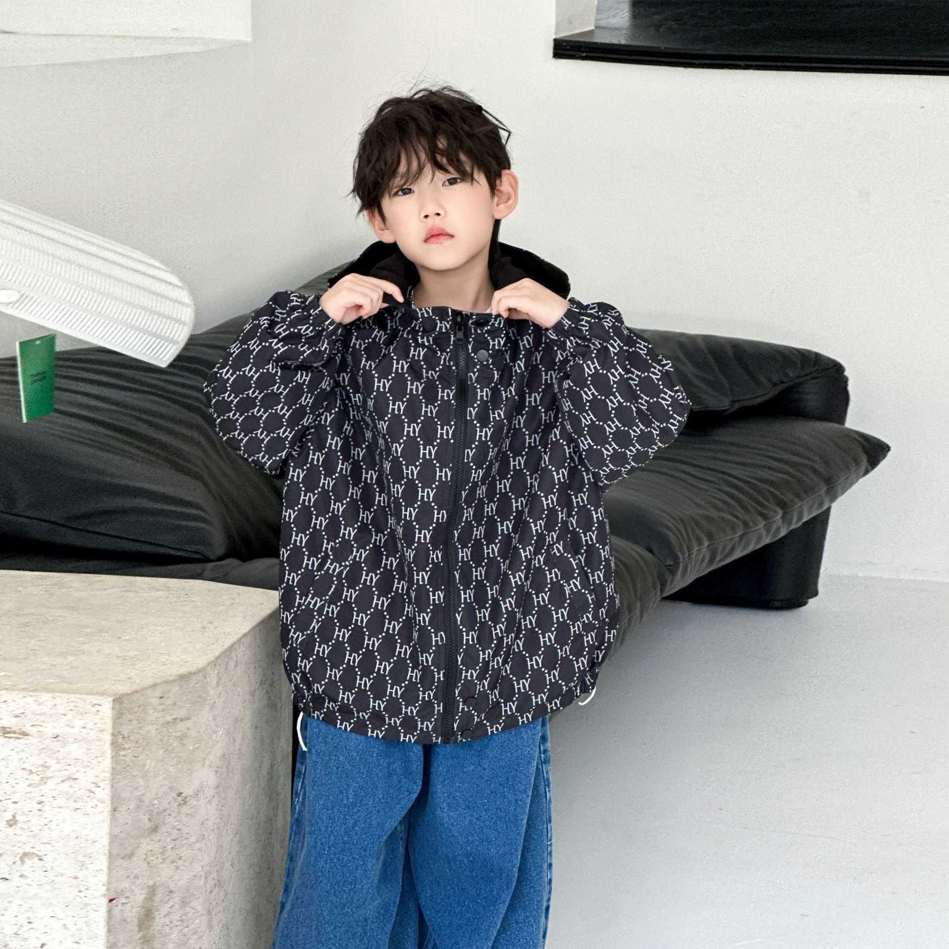 Boys Spring and Autumn Windbreaker Jacket 2025 New Loose Hooded Coat for Children Reversible Casual Trendy Cool Kids Clothing C250923