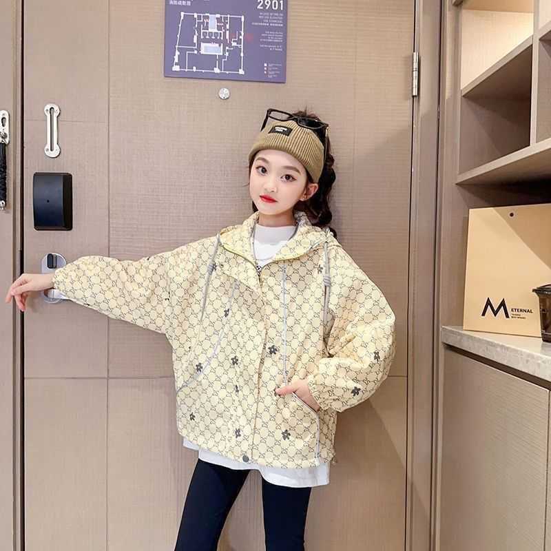 Girls Jacket Spring and Autumn 2025 New Childrens Jacket Stylish Fashionable Spring Outfit Big Girl Korean Version Windbreaker C250923