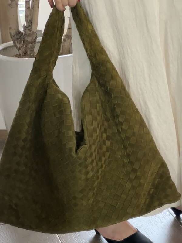 Ins Internet Celebrity Same Style Casual Versatile Suede Woven Handbag Shoulder Underarm Bag Large Capacity Women