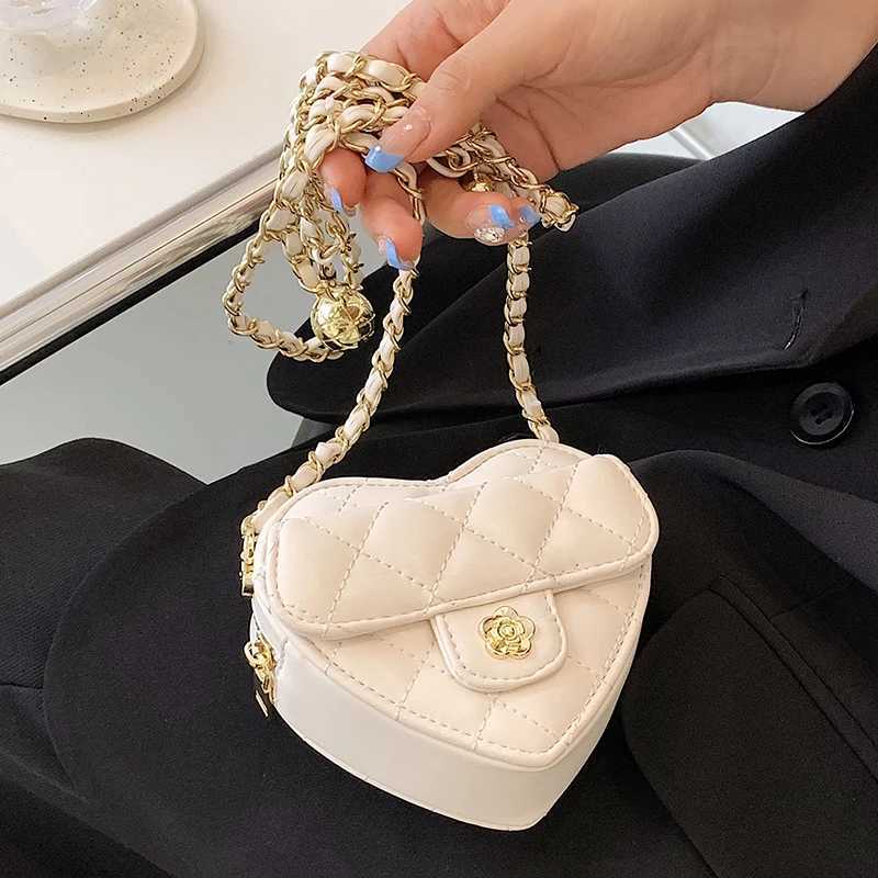 Pink Heart aped Crossbody Bag Womens Faion Chain oulder Bag Sli Versatile Trendy Small Square Bag for Young WomenXJ250923