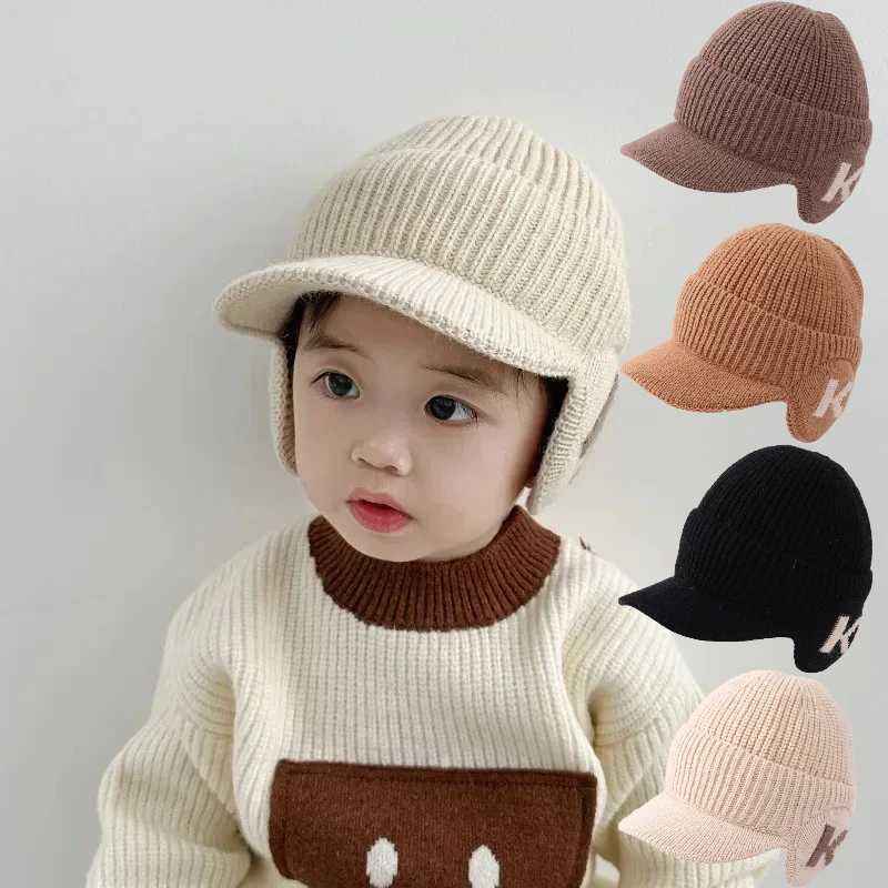 AutumnWinter Childrens Baseball Cap Wool Knit Warm Earflap Hat Versatile Outdoor Duckbill Cap for Boys and Girls Z251029