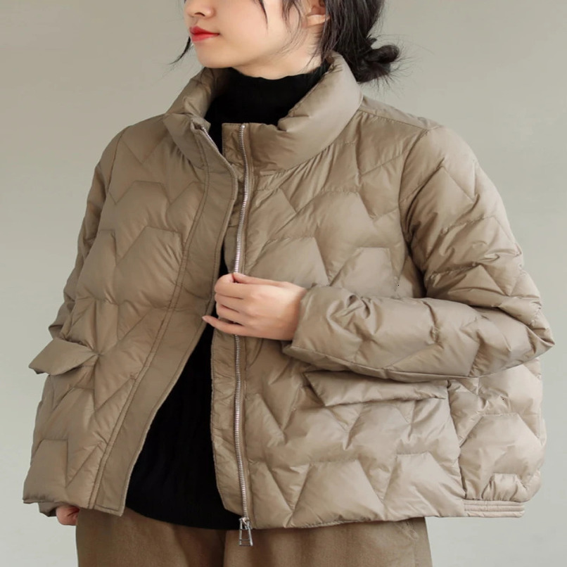 Ultra Light Down Jacket Womens Spring and Autumn Standing Collar Feather Puff Coat 90% White Duck Down Park Solid Color Coat 241112