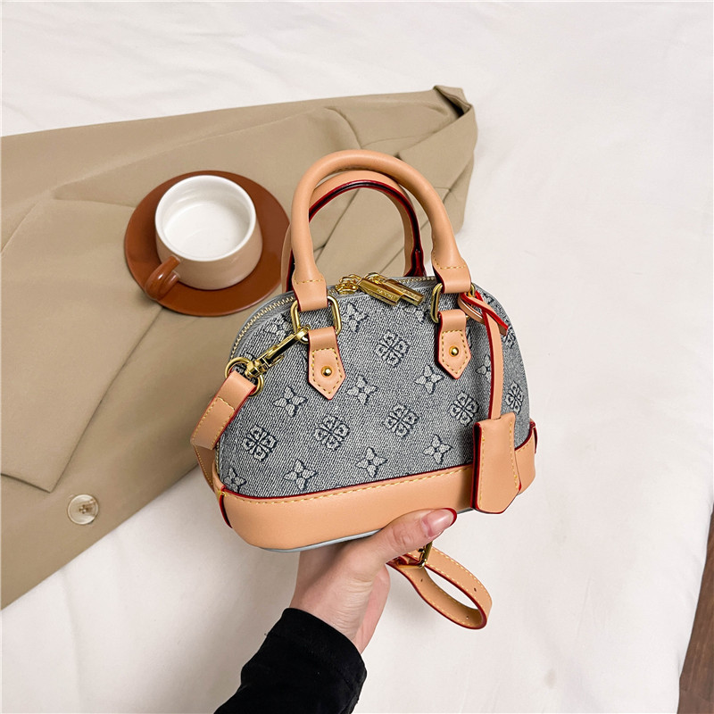 hot free shipping designer shoulder bags new casual Light luxury handbag fashionable vintage shell bag for women