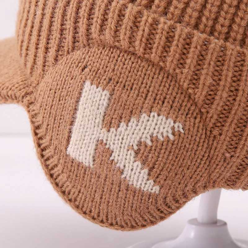 AutumnWinter Childrens Baseball Cap Wool Knit Warm Earflap Hat Versatile Outdoor Duckbill Cap for Boys and Girls Z251029