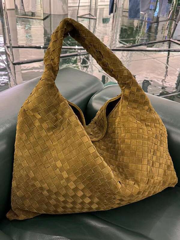 Ins Internet Celebrity Same Style Casual Versatile Suede Woven Handbag Shoulder Underarm Bag Large Capacity Women