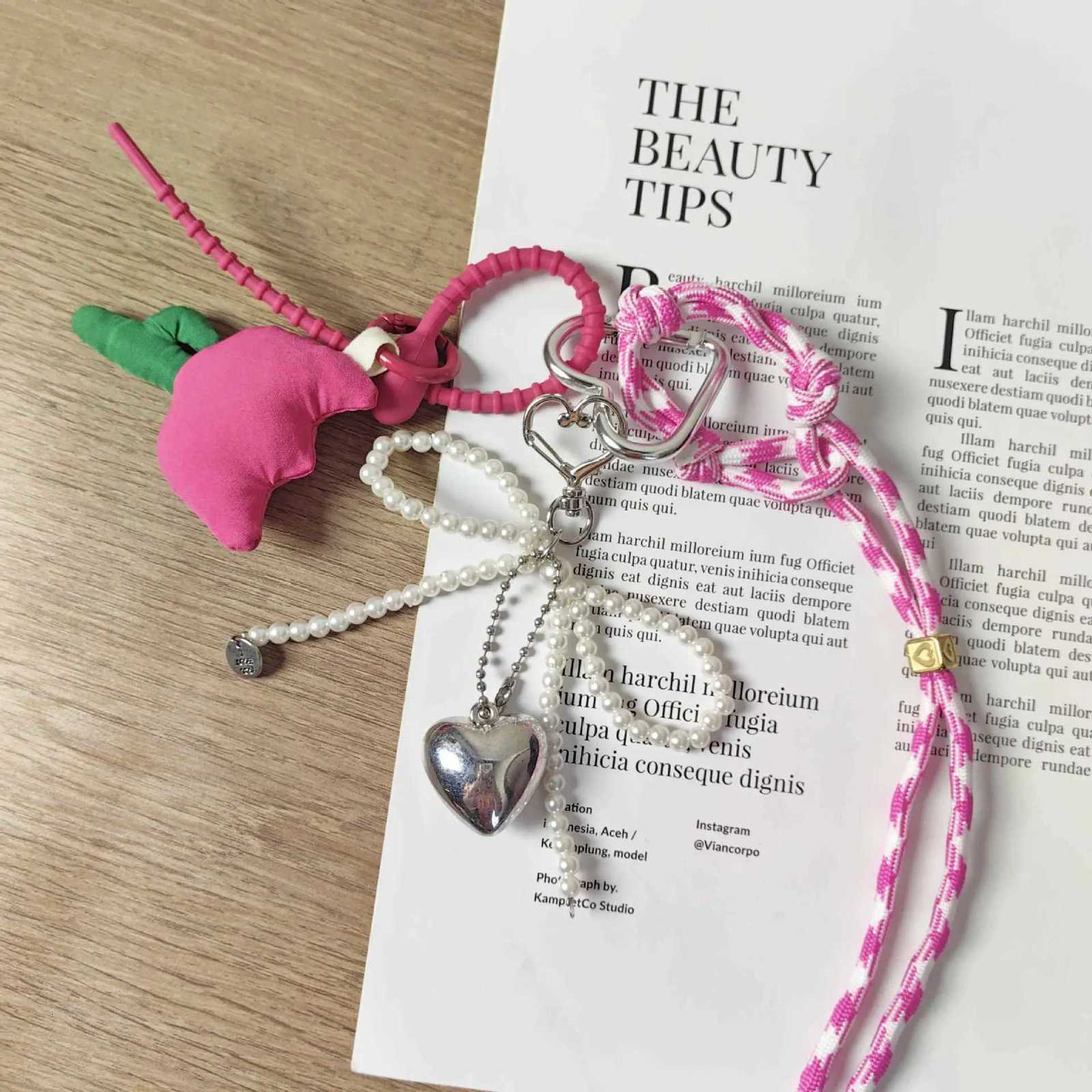 Cute Flower Heart Rope Bag Charm Y2KKeychain Purse Charm for Handbags Bogg Bags Accessories Miltiple Key Chain D250923