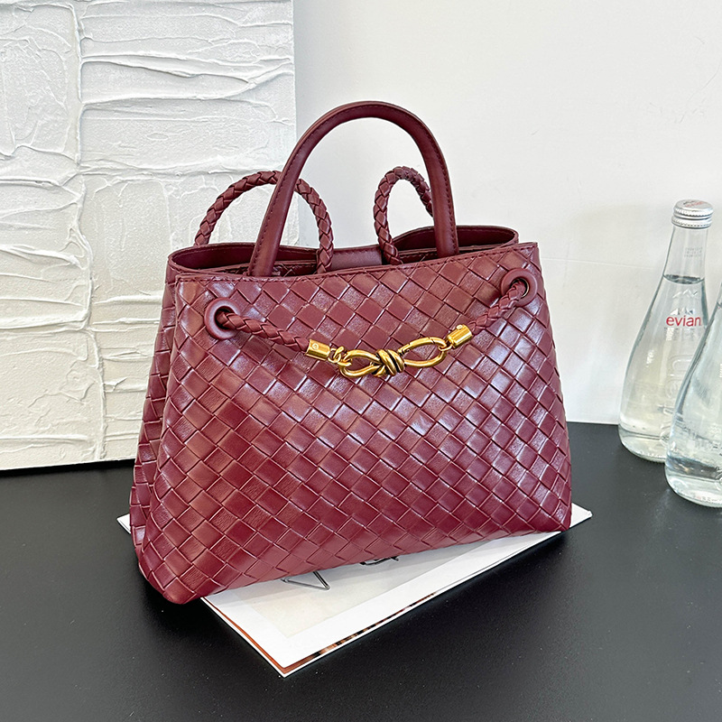 2025 Women's Bag Luxury Bag Fashion Simple New Designer Bag Vintage Elegant Crossbody Bag Simple Texture Handbag Fashion Commuter Bag for Women S