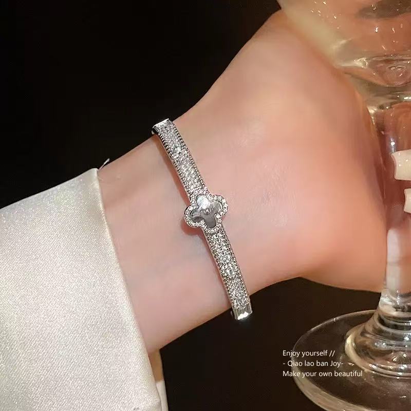 designer bracelet Real gold electroplated zircon wer Korean ins high-end feeg bracelet, niche commuting new handmade accessory for women